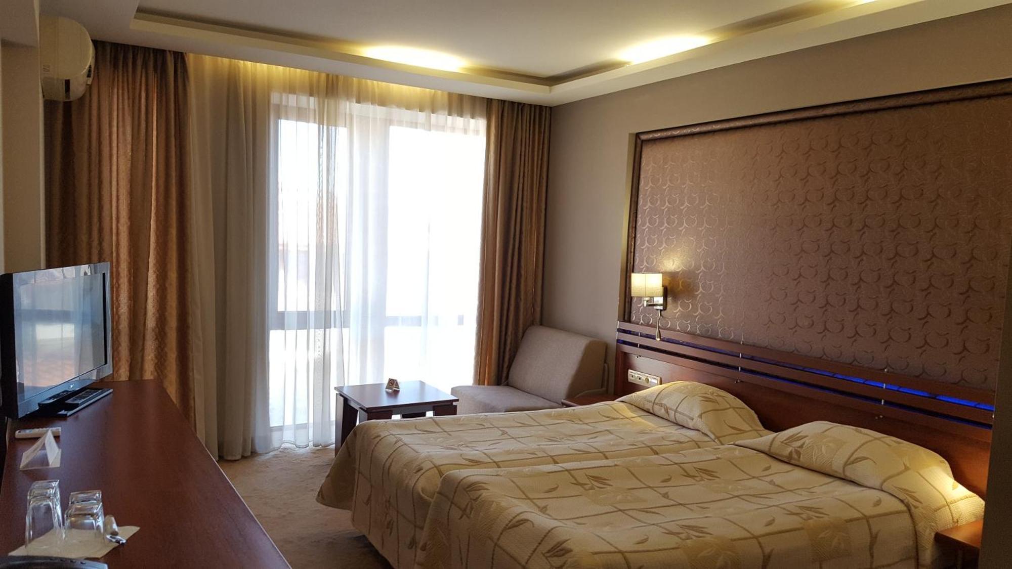 National Palace Wine & Spa Hotel Sliven Exterior foto